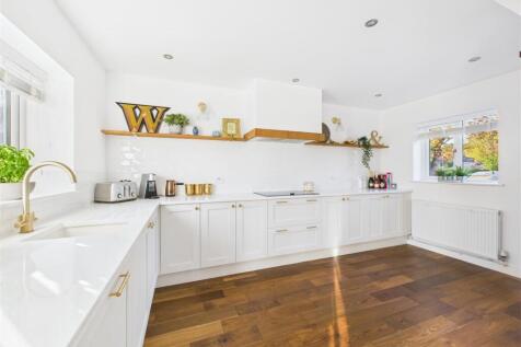 DINING KITCHEN 3.jpg