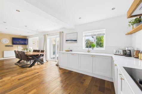 DINING KITCHEN 5.jpg