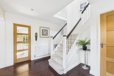 ENTRANCE HALLWAY 1.jpg