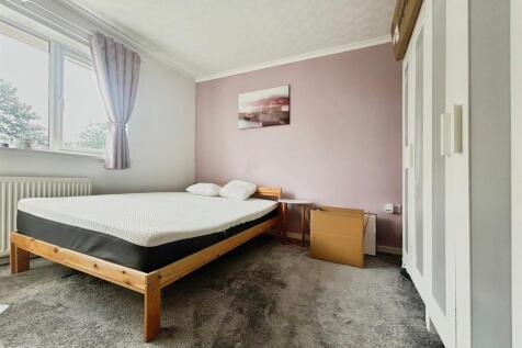 f10144cf-Bed 202.jpg