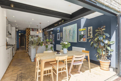 Kitchen/Dining