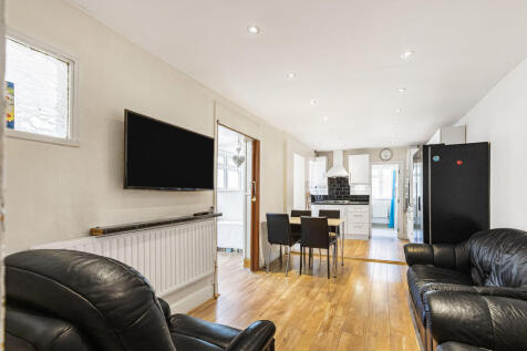 Reception/Kitchen