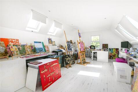 Bedroom/Attic Room