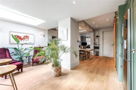 Dining/Kitchen Area