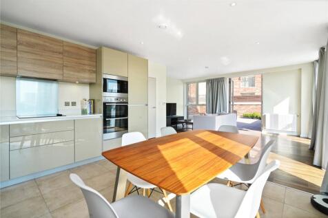 Kitchen/ Dining Room