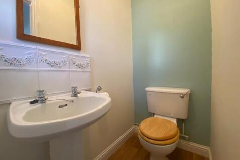 Cloakroom/wc