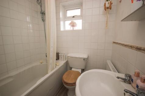 Bathroom..jpg
