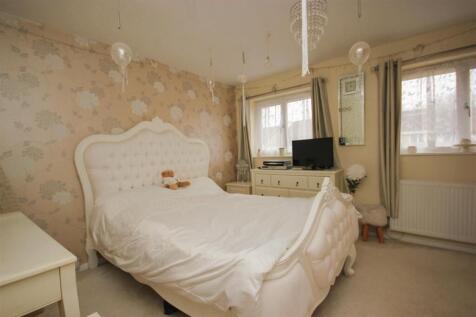 Bedroom 1b..jpg