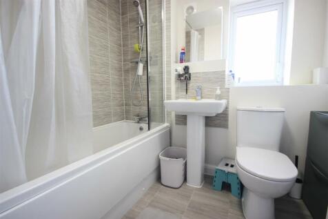bathroom_.jpg