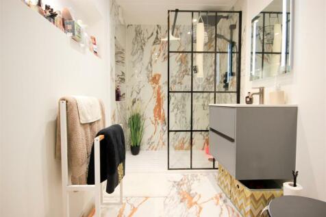 ensuite.JPG