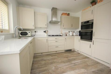 kitchen 2.JPG