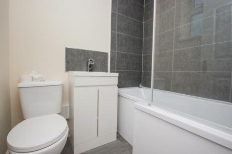 bathroom..jpg