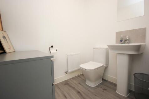downstairs wc.JPG