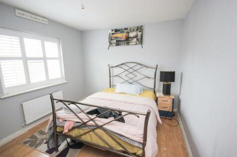 bed 2.jpg