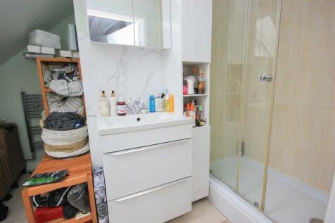 ensuite.jpg