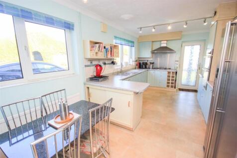 kitchen 2..jpg