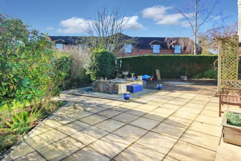 patio 1a.JPG