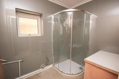 shower room..jpg