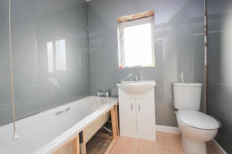 bathroom..jpg