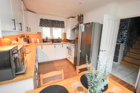 kitchen 1.JPG