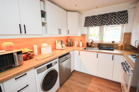 kitchen 2.JPG