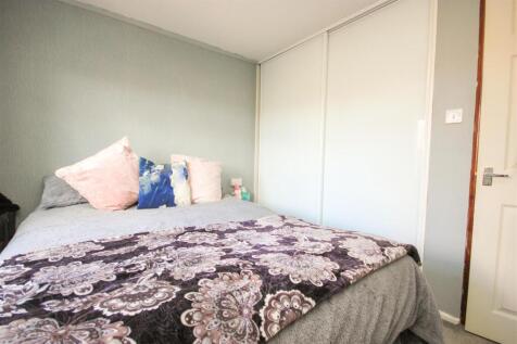 bedroom 2b..jpg