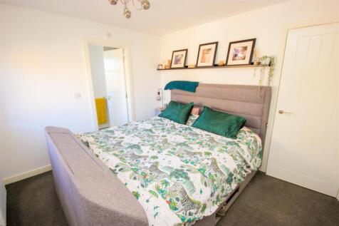bed 1..jpg