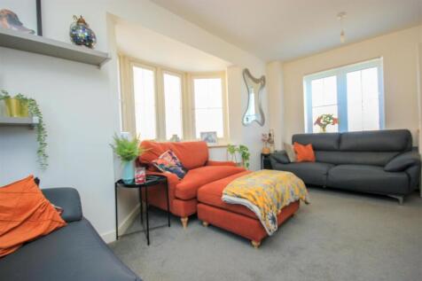 lounge 2..jpg