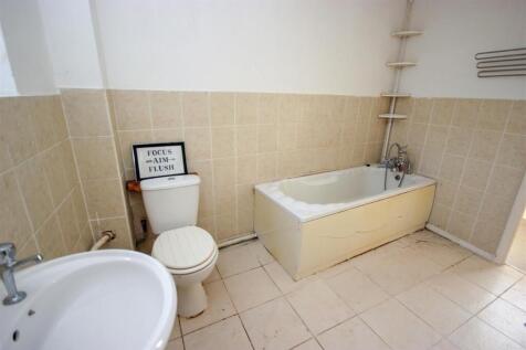 Bathroom.jpg