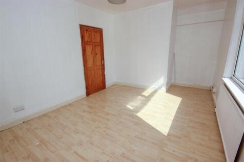 Master Bedroom..jpg