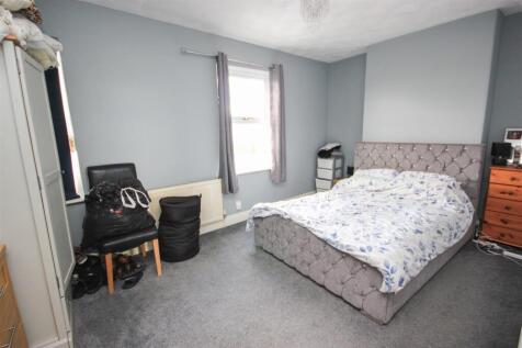 bed 1..jpg