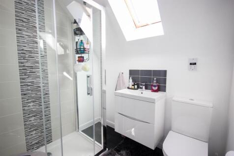 ensuite.JPG