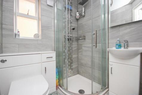 ensuite.JPG