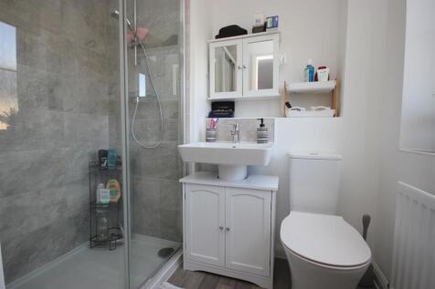 ensuite.JPG