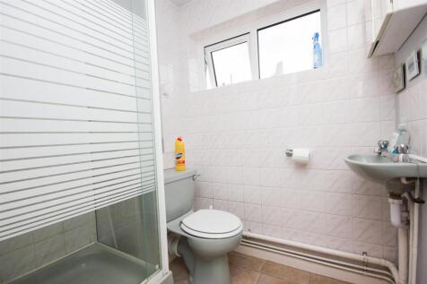 downstairs shower room.JPG