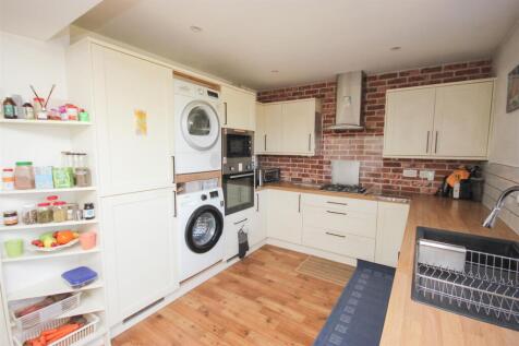 kitchen 1.JPG