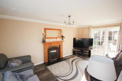 lounge 1..jpg