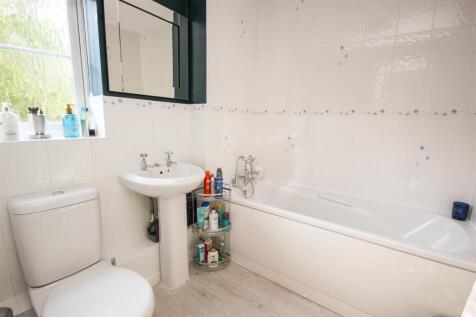 bathroom..jpg