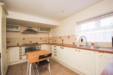 kitchen..jpg