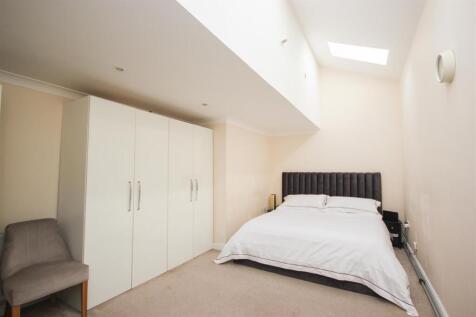 bed 1..jpg
