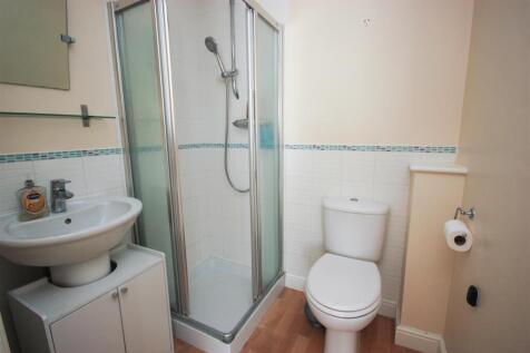 second ensuite..jpg