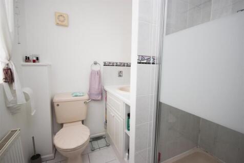 ensuite shower.JPG