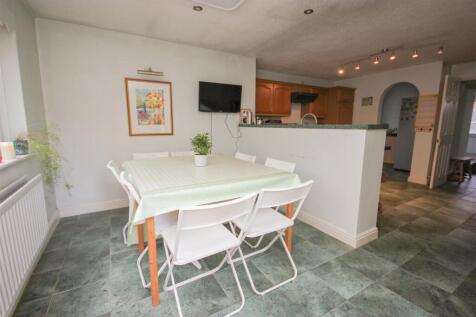 kitch dining area..jpg