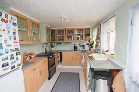 kitchen..jpg