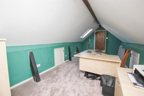 attic room 2.JPG
