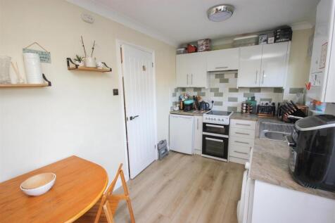 kitchen..jpg