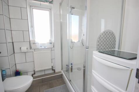 bathroom..jpg