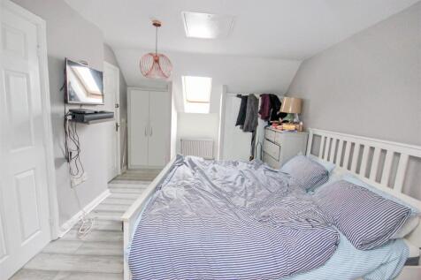 bed 1.jpg