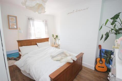 bed 3.JPG