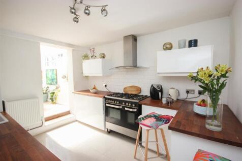 kitchen 1.JPG